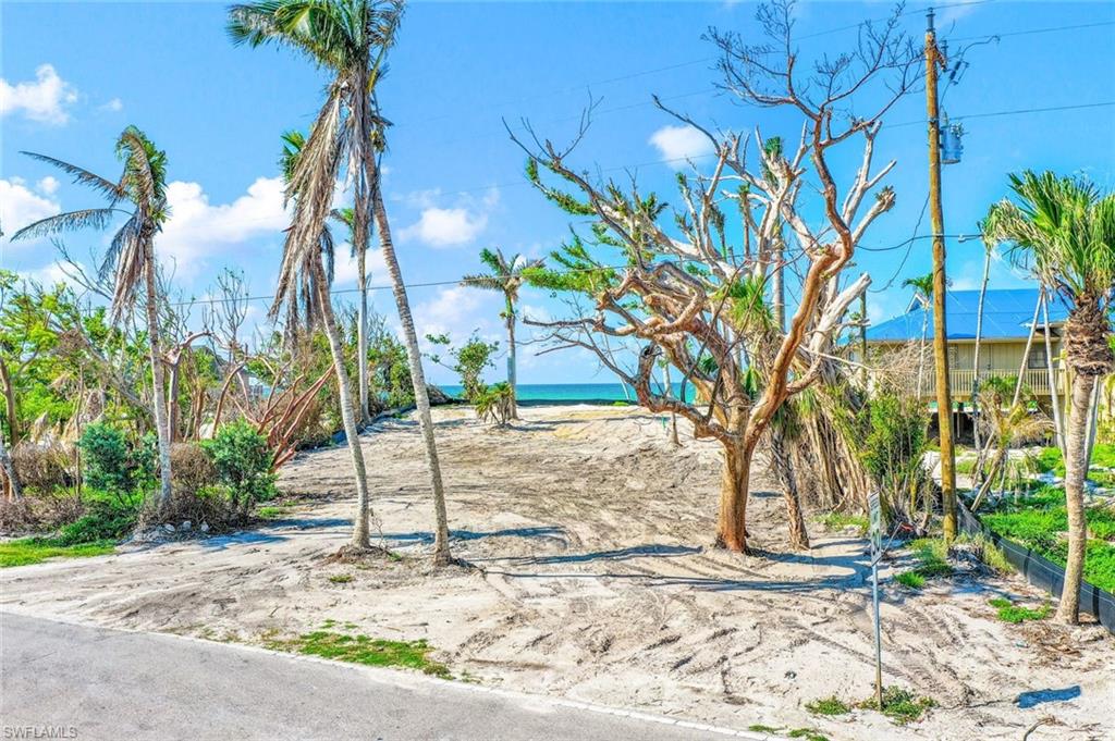 METES AND BOUNDS - Land