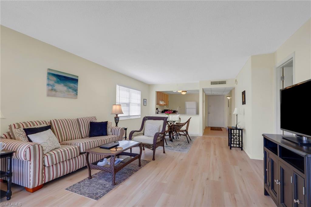 FOREST LAKES - Residential