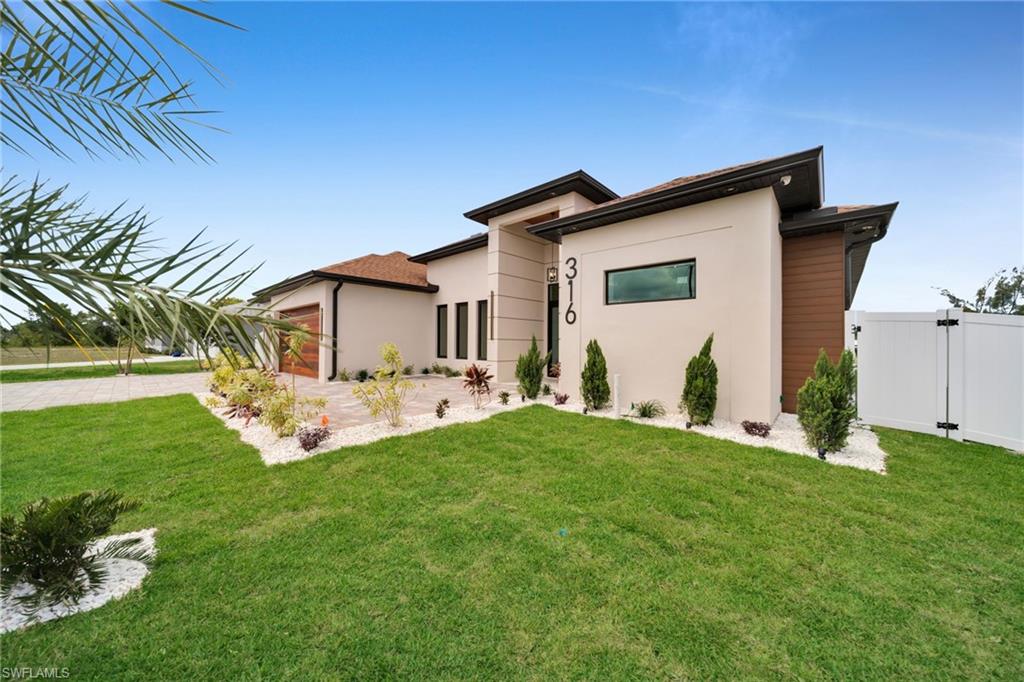 CAPE CORAL - Residential