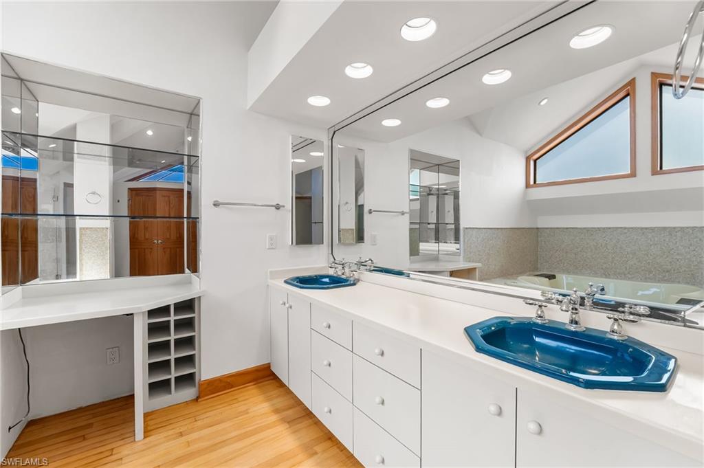 SAFETY HARBOR CLUB - Residential