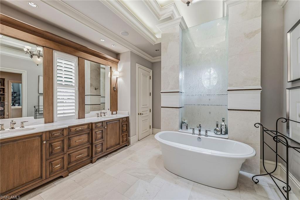 ESTATES AT BAY COLONY GOLF CLUB - Residential