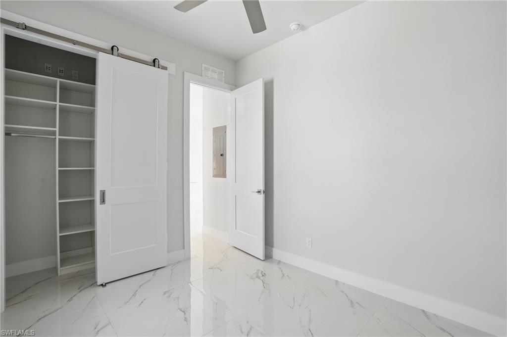 ISLAND SHORES - Residential