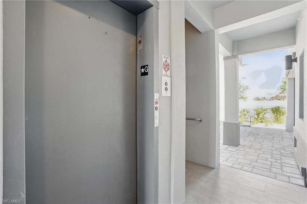 ISLAND SHORES - Residential