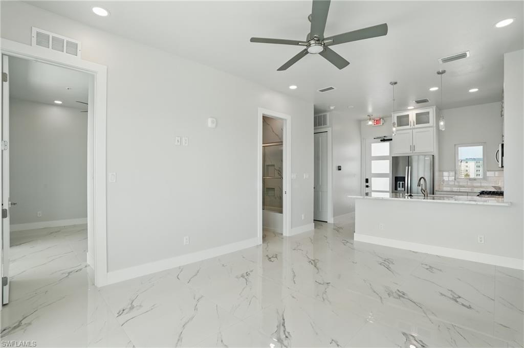 ISLAND SHORES - Residential