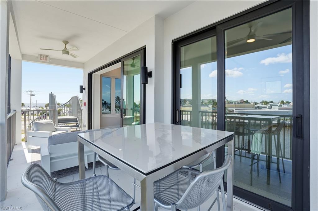 ISLAND SHORES - Residential