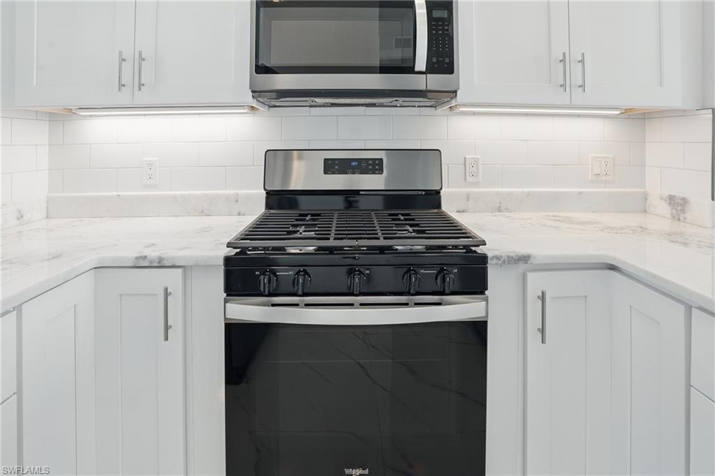 ISLAND SHORES - Residential