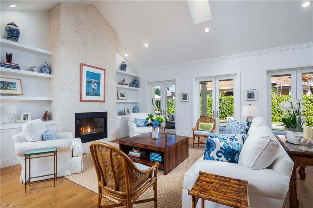 MOORINGS - Residential