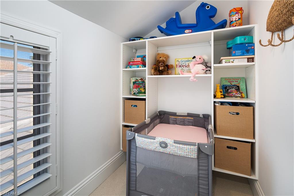 MOORINGS - Residential