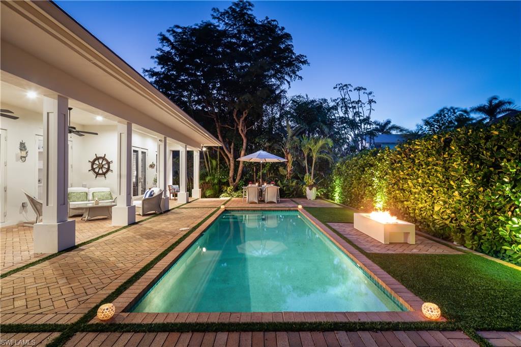 MOORINGS - Residential