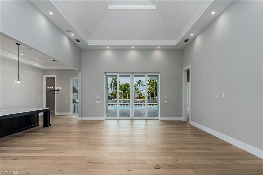 ROYAL HARBOR - Residential