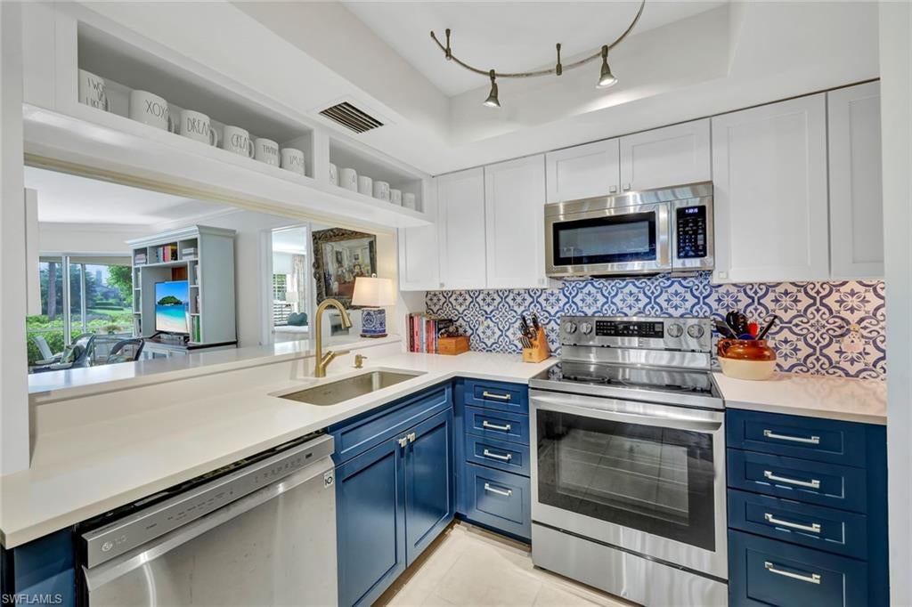 5637 Turtle Bay DR 17