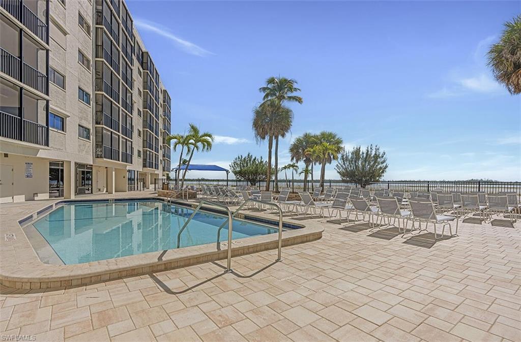 CARLOS POINTE - Residential