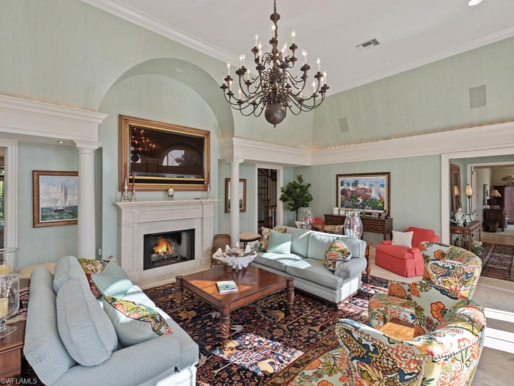 SOUTHPOINTE YACHT CLUB - Residential