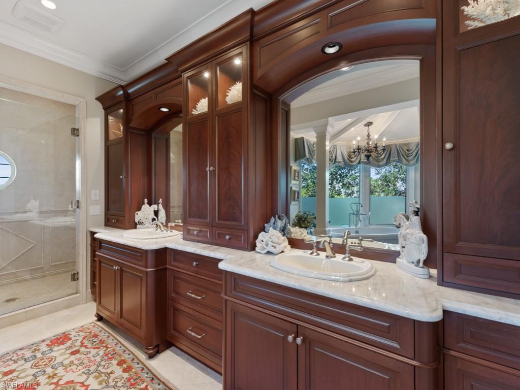 SOUTHPOINTE YACHT CLUB - Residential