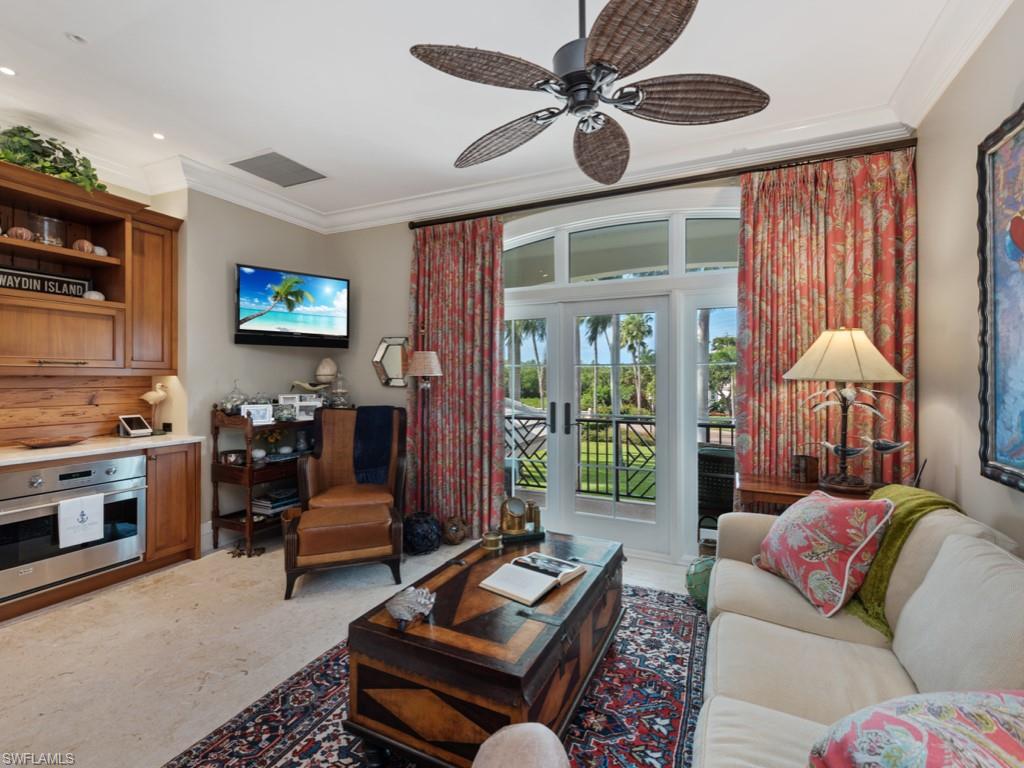 SOUTHPOINTE YACHT CLUB - Residential