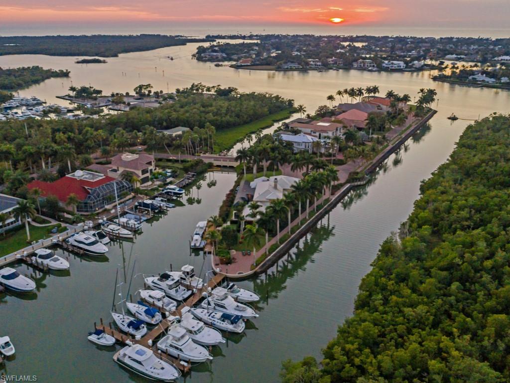 SOUTHPOINTE YACHT CLUB - Residential
