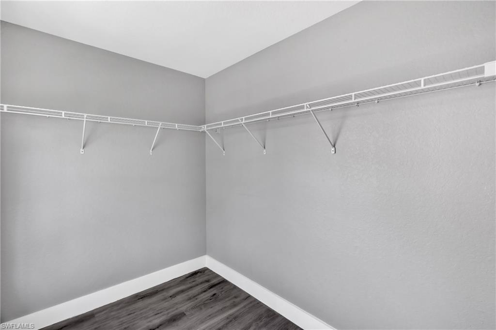 VALENCIA LAKES - Residential