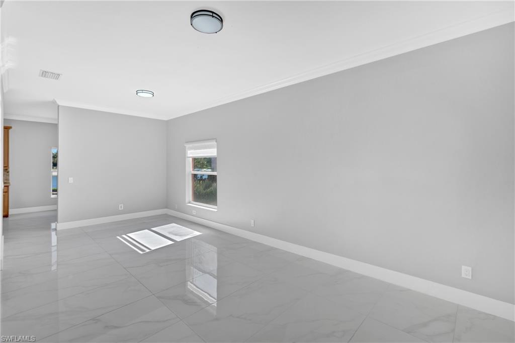 VALENCIA LAKES - Residential