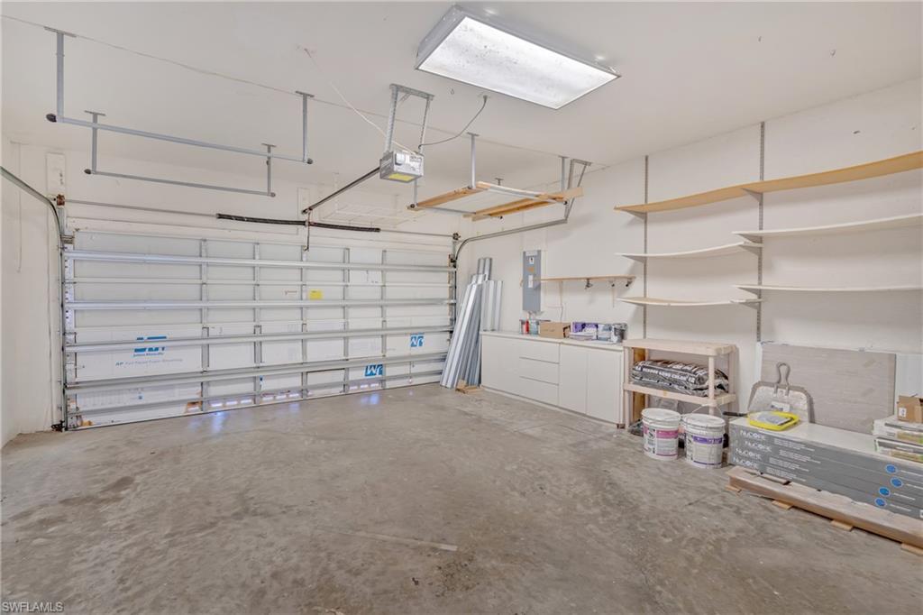 VALENCIA LAKES - Residential