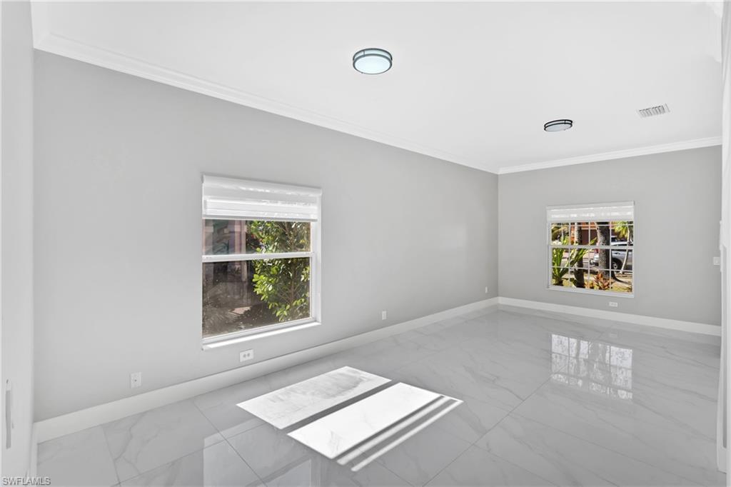 VALENCIA LAKES - Residential