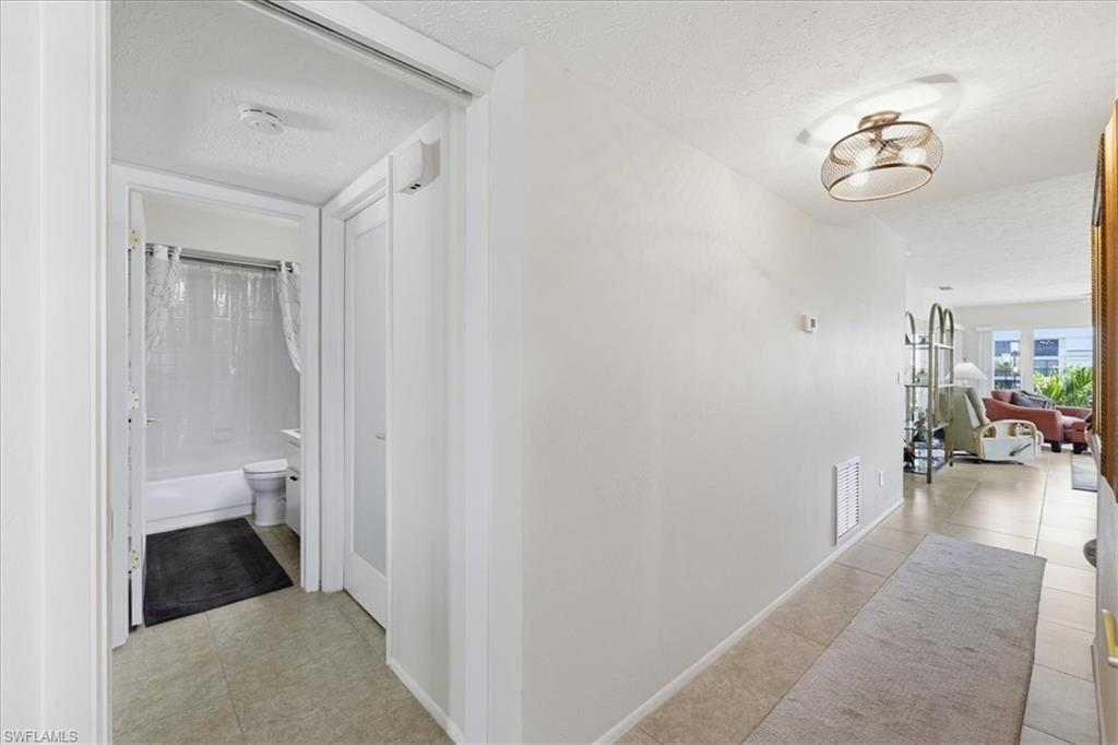 COMMODORE CONDO - Residential