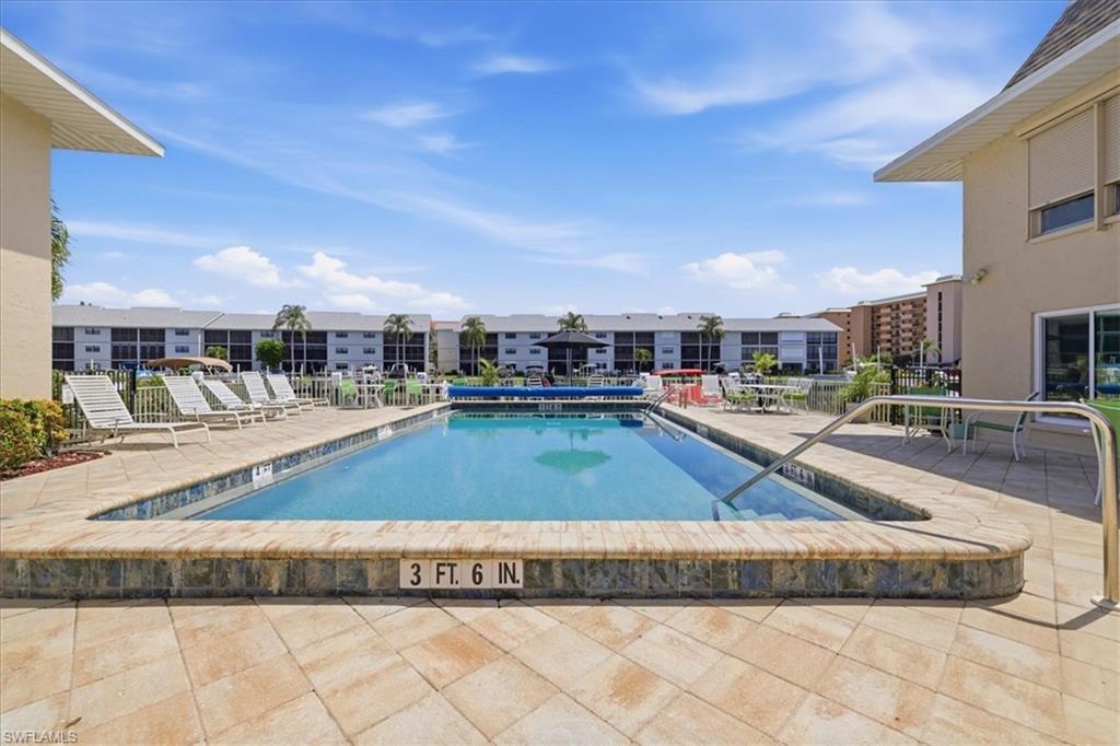 COMMODORE CONDO - Residential