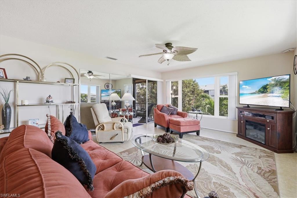 COMMODORE CONDO - Residential