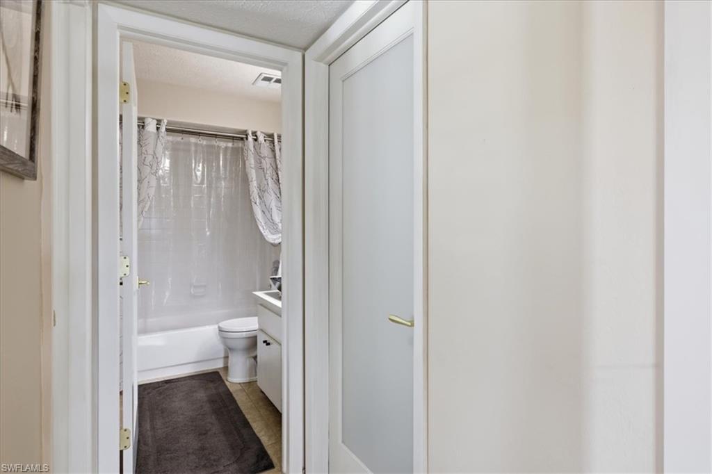 COMMODORE CONDO - Residential