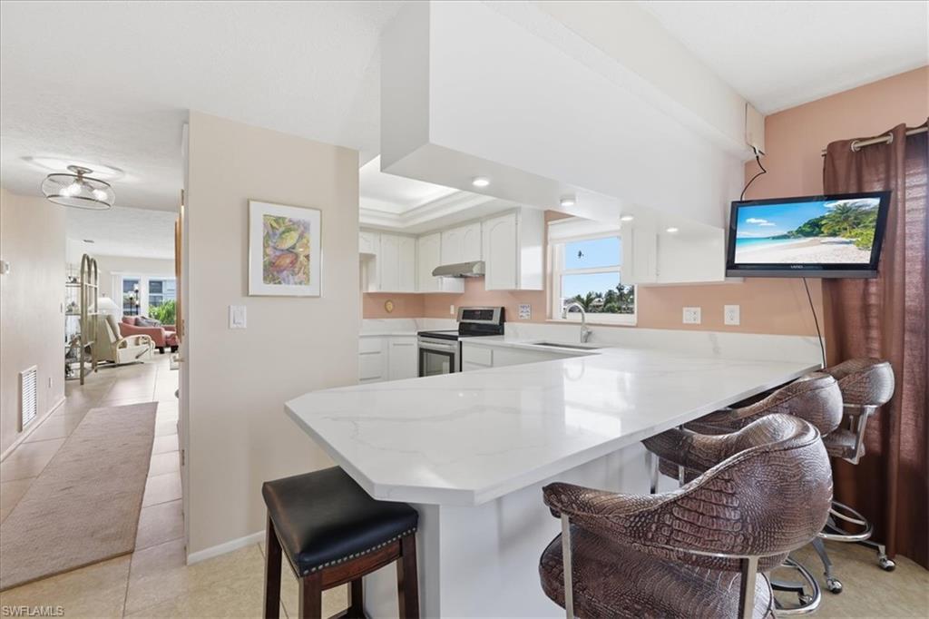 COMMODORE CONDO - Residential