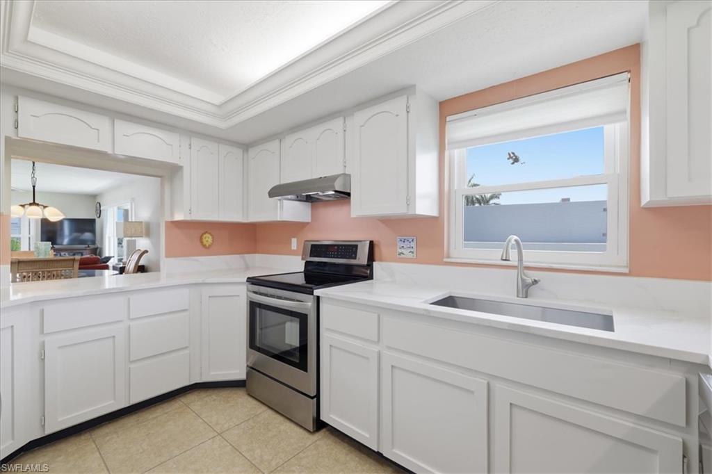 COMMODORE CONDO - Residential