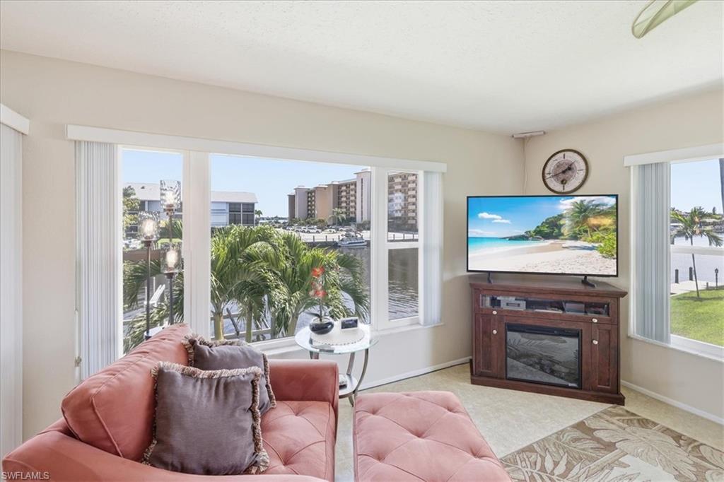 COMMODORE CONDO - Residential