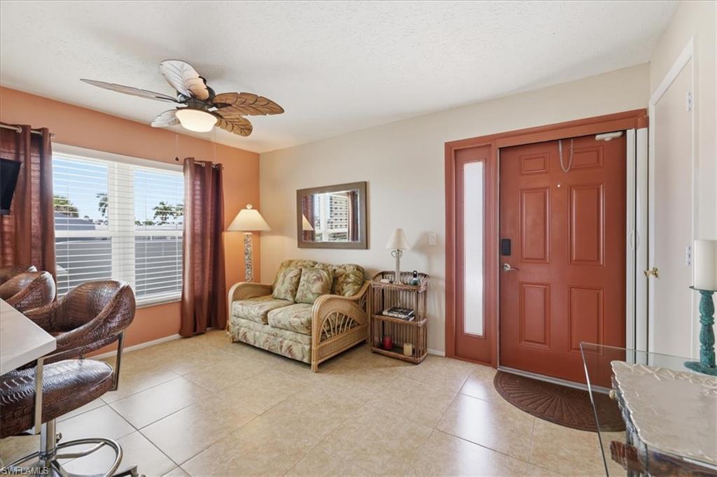 COMMODORE CONDO - Residential