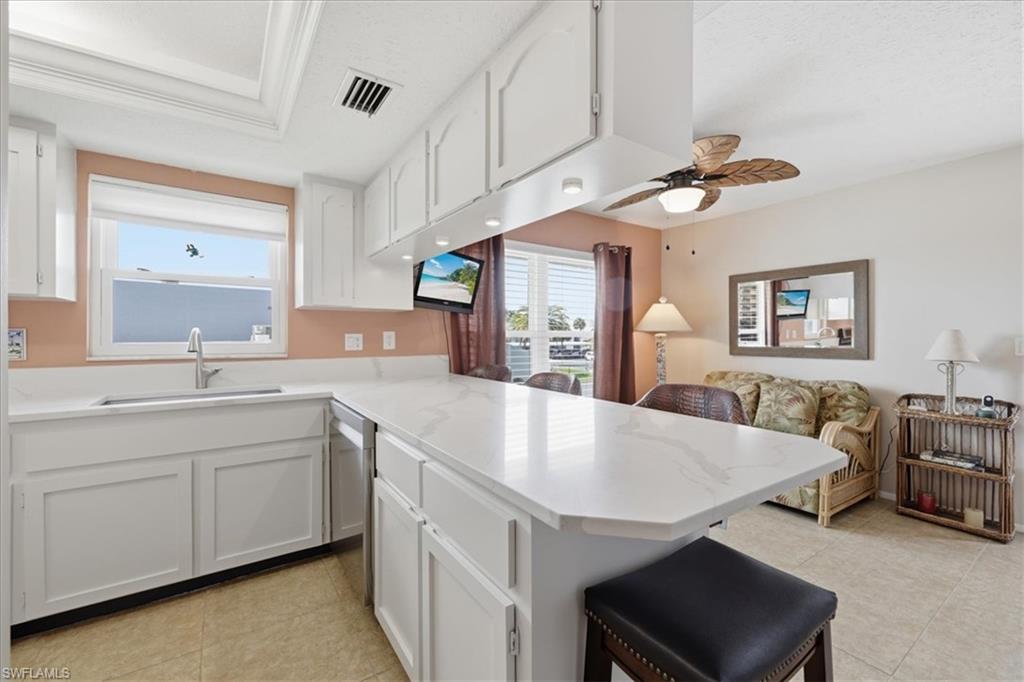 COMMODORE CONDO - Residential