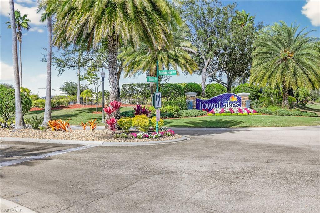 TOWN LAKES - Residential