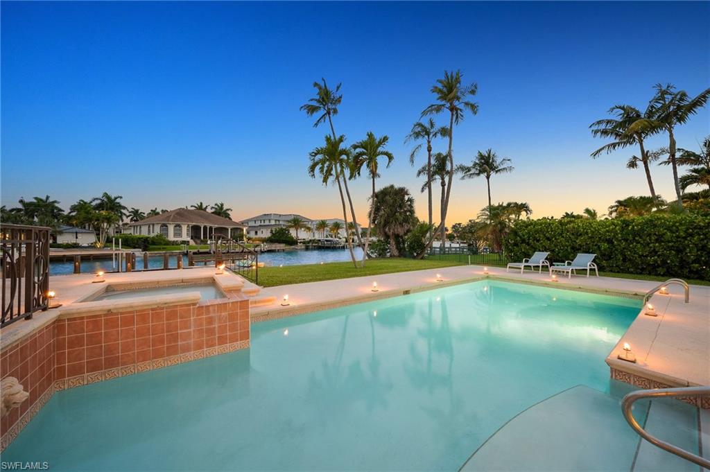 MOORINGS - Residential