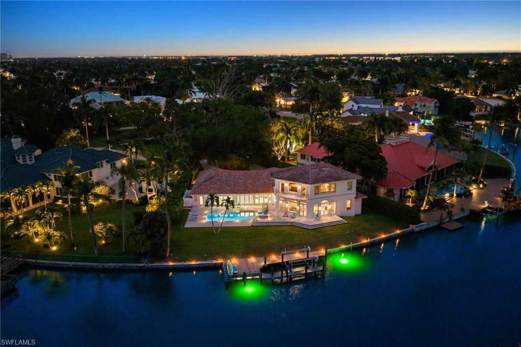 MOORINGS - Residential