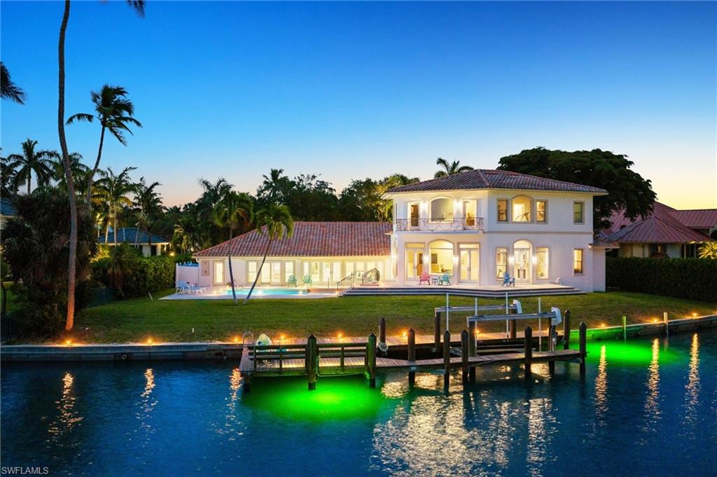 MOORINGS - Residential