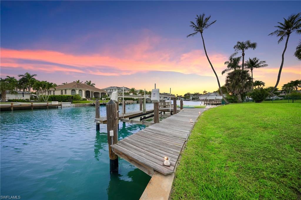 MOORINGS - Residential