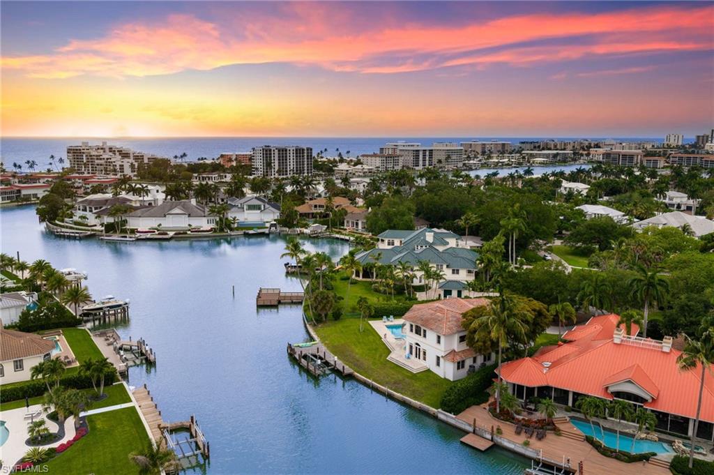 MOORINGS - Residential