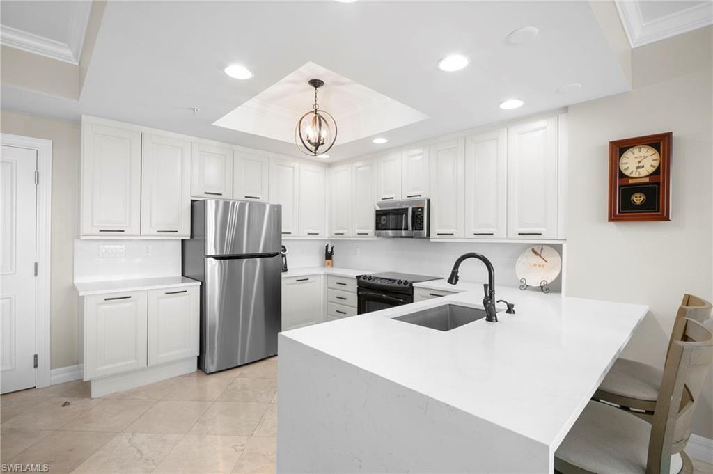 4761 West Bay BLVD 202