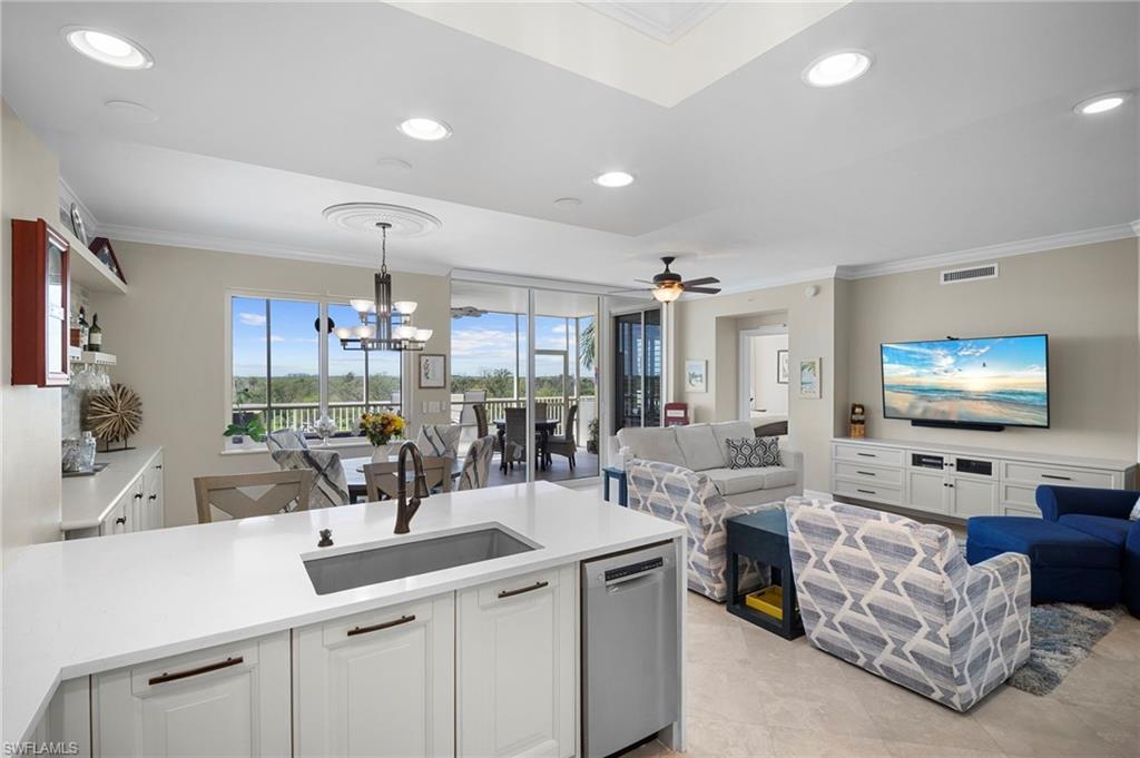 4761 West Bay BLVD 202