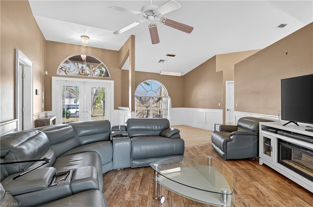 CAPE CORAL - Residential