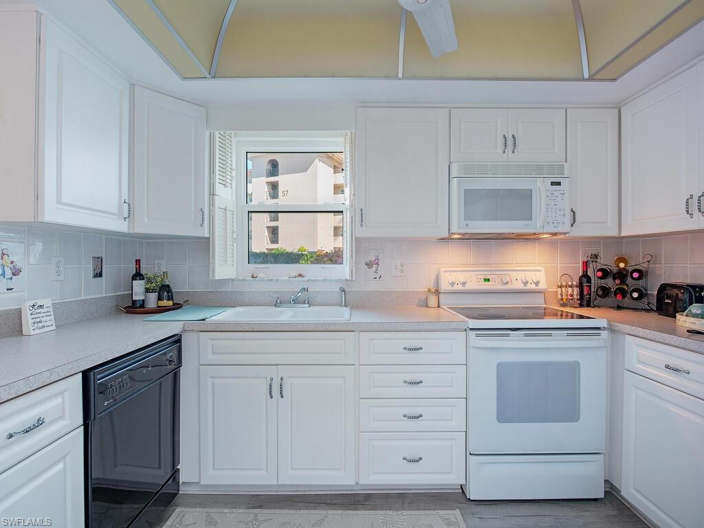 HIGH POINT COUNTRY CLUB - Residential