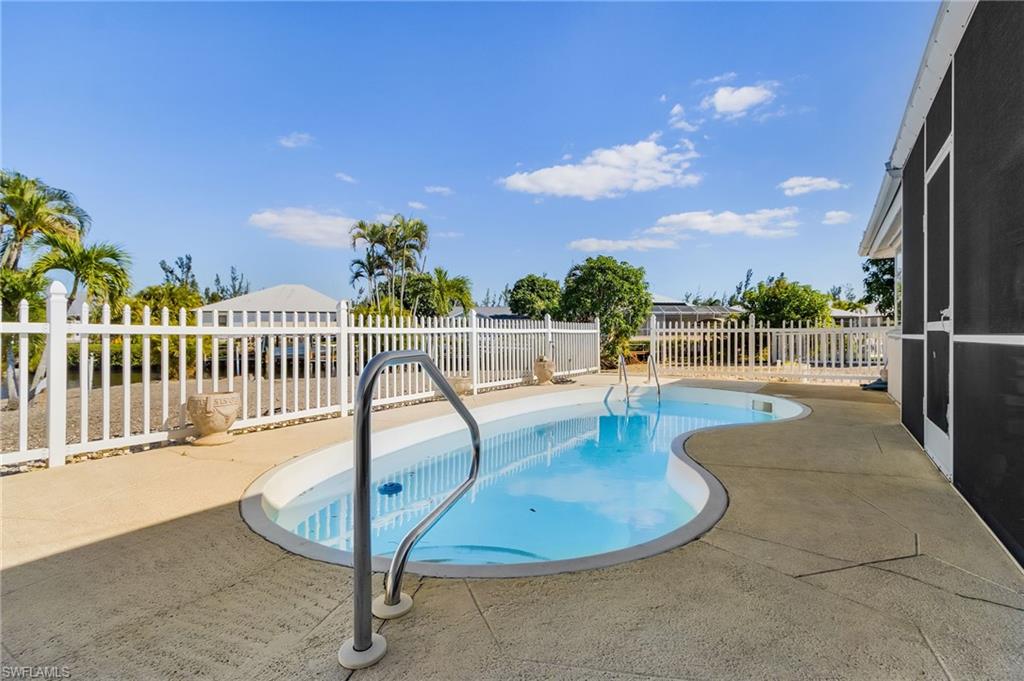 CHARLOTTE SHORES - Residential