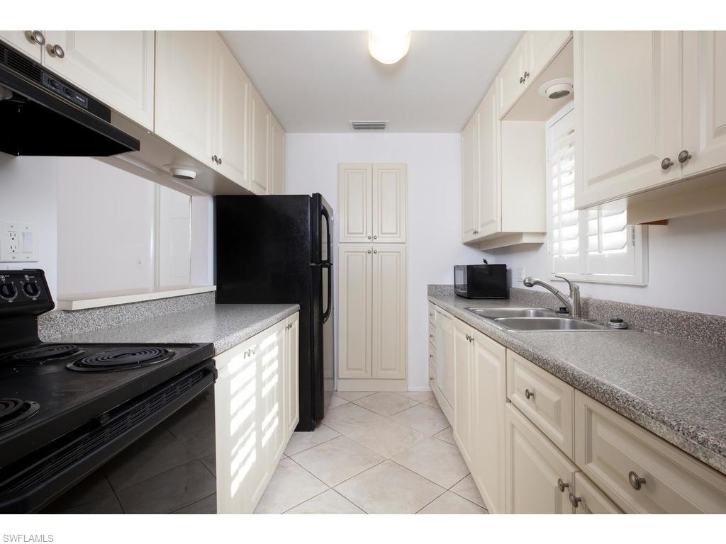 ST ANDREWS MANOR - Residential