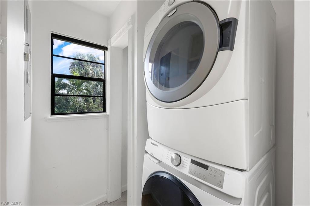 NAPLES PARK - Residential