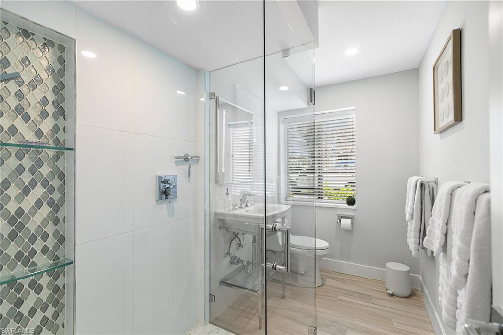 FIFTH AVENUE BEACH CLUB - Residential