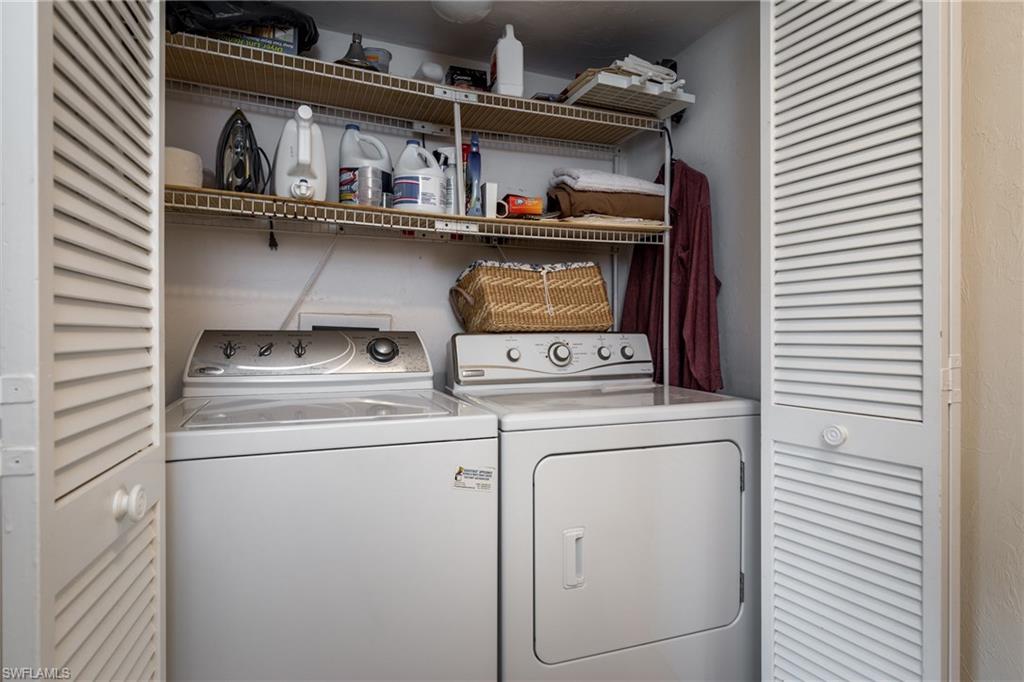 TOWN HOUSE SQUARE - Residential