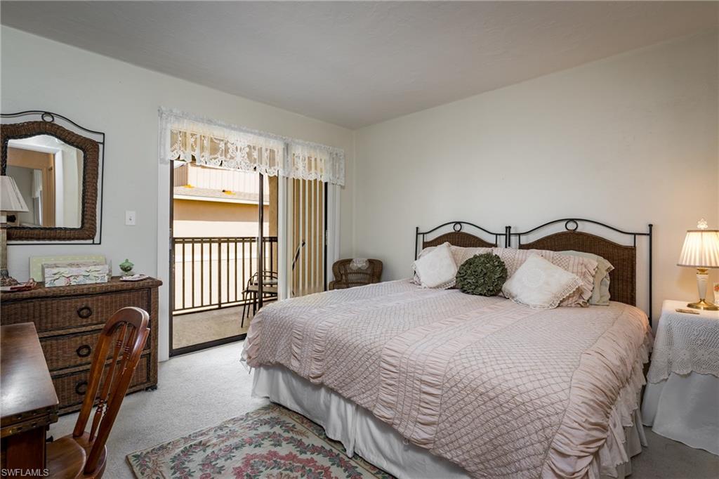 TOWN HOUSE SQUARE - Residential