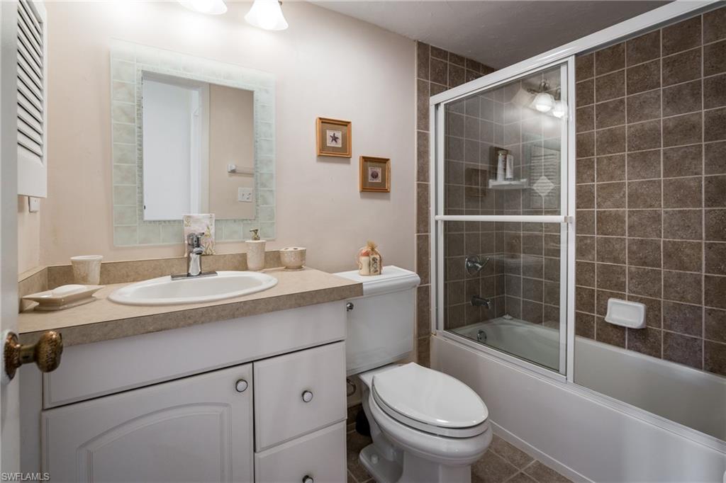 TOWN HOUSE SQUARE - Residential